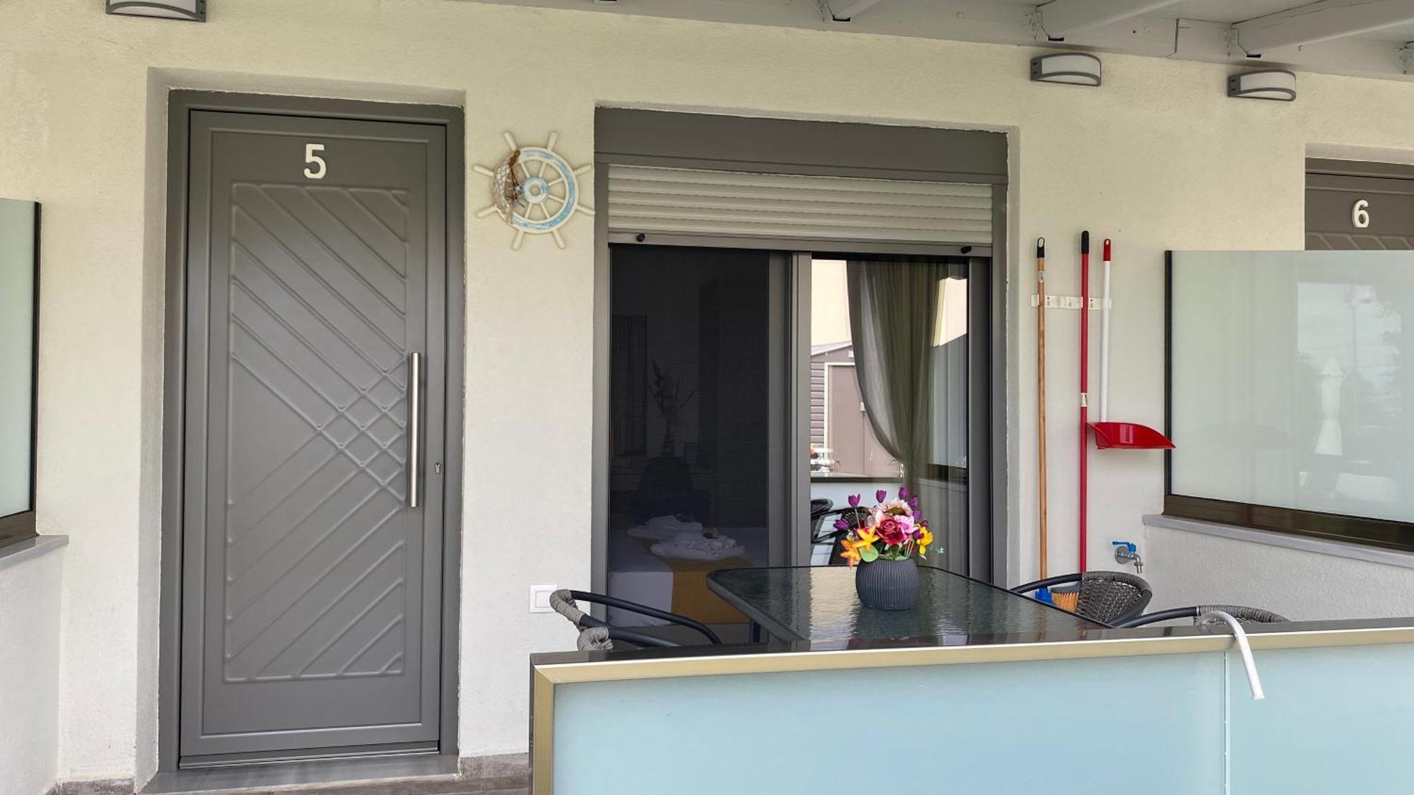 Harmony Studios & Apartments สกาลา โปเตมิอัส ภายนอก รูปภาพ