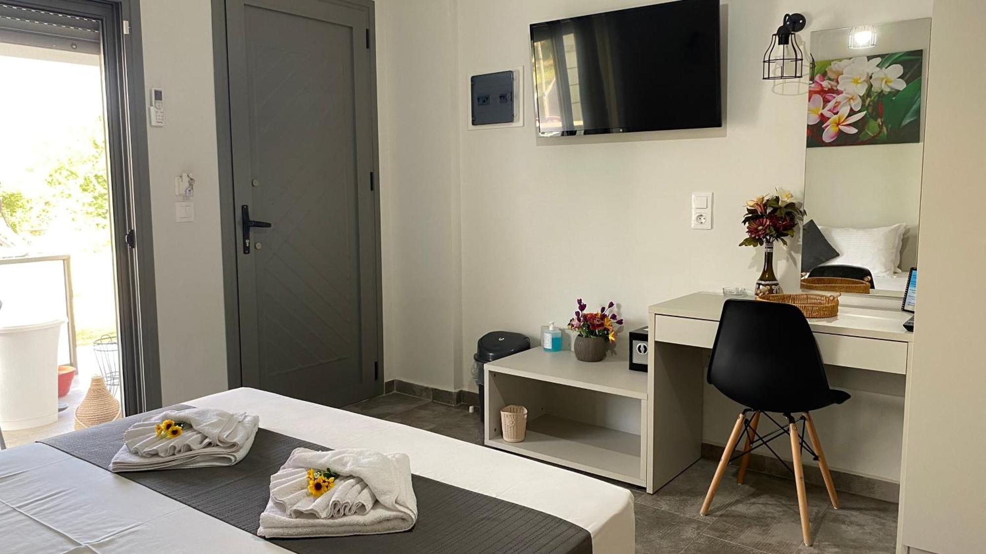 Harmony Studios & Apartments สกาลา โปเตมิอัส ภายนอก รูปภาพ