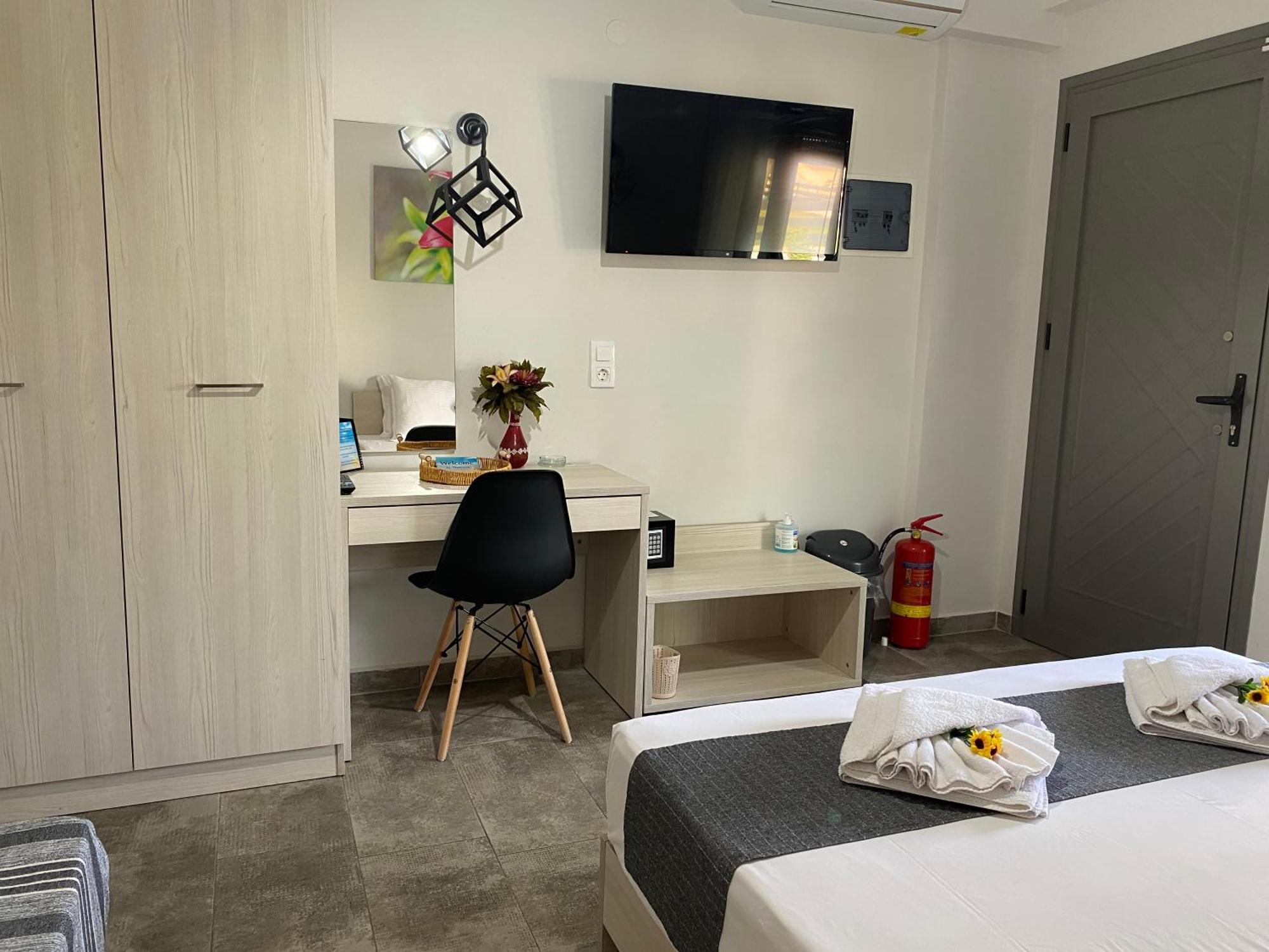 Harmony Studios & Apartments สกาลา โปเตมิอัส ภายนอก รูปภาพ